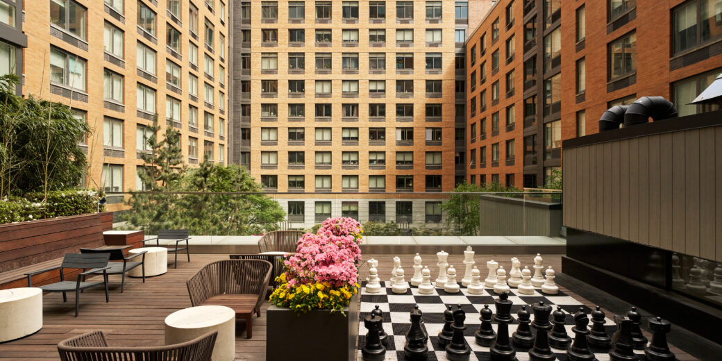 Gotham West Dummy Unit